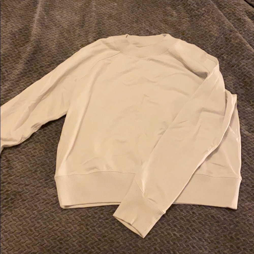 White lululemon crewneck